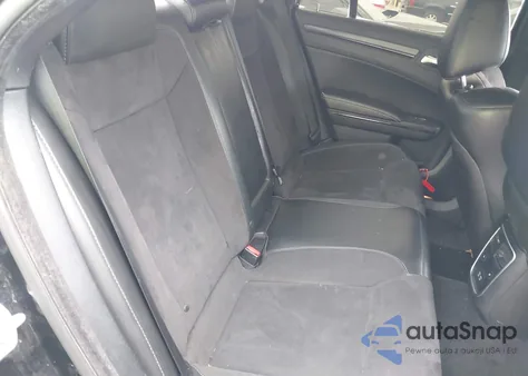 2013 Chrysler 300 300S z USA, uszkodzony, nr VIN 2C3CCABG0DH576679